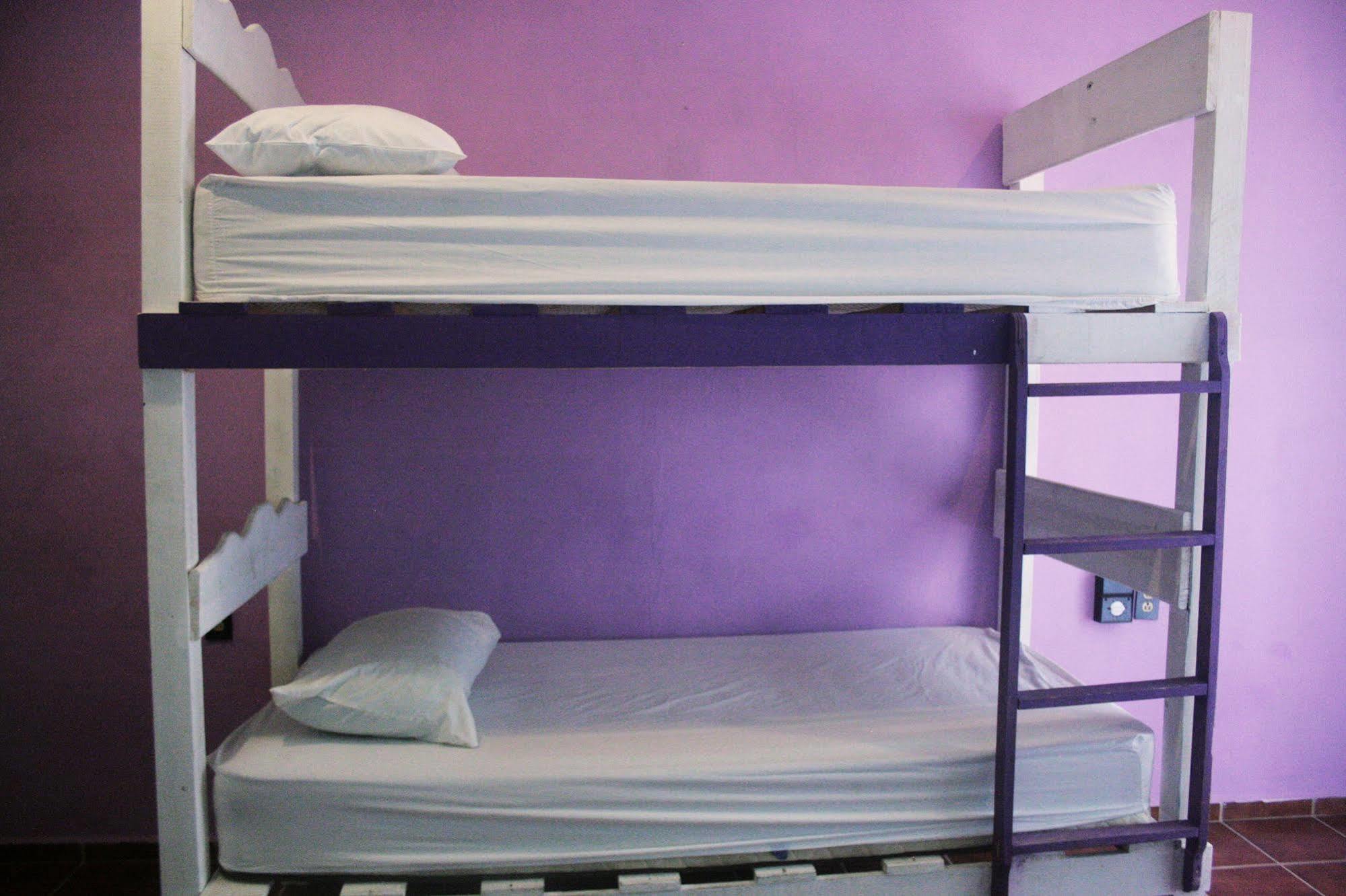 The Yak Hostel Плая-дель-Кармен Экстерьер фото