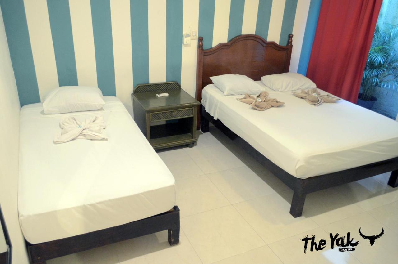 The Yak Hostel Плая-дель-Кармен Экстерьер фото