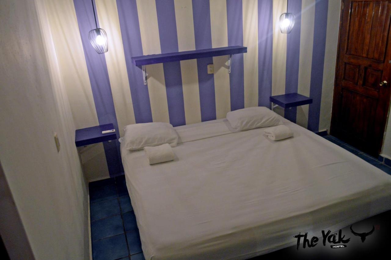 The Yak Hostel Плая-дель-Кармен Экстерьер фото