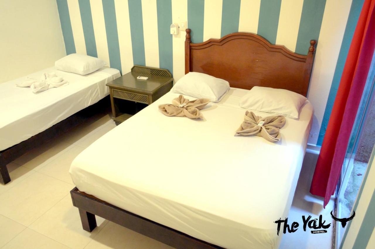 The Yak Hostel Плая-дель-Кармен Экстерьер фото