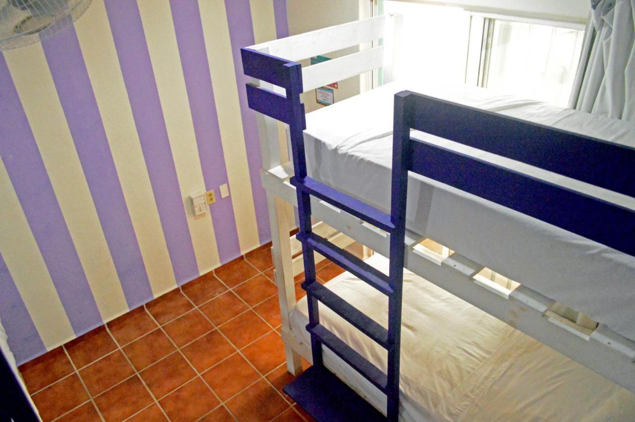 The Yak Hostel Плая-дель-Кармен Экстерьер фото